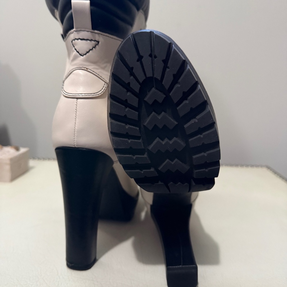Winter White platform Boots